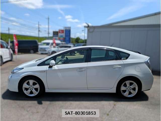 Toyota PRIUS 2012-07 8330334-3
