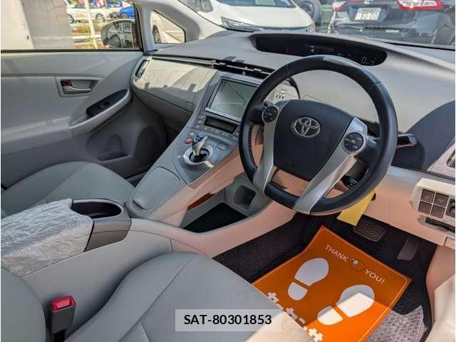 Toyota PRIUS 2012-07 8330334-5