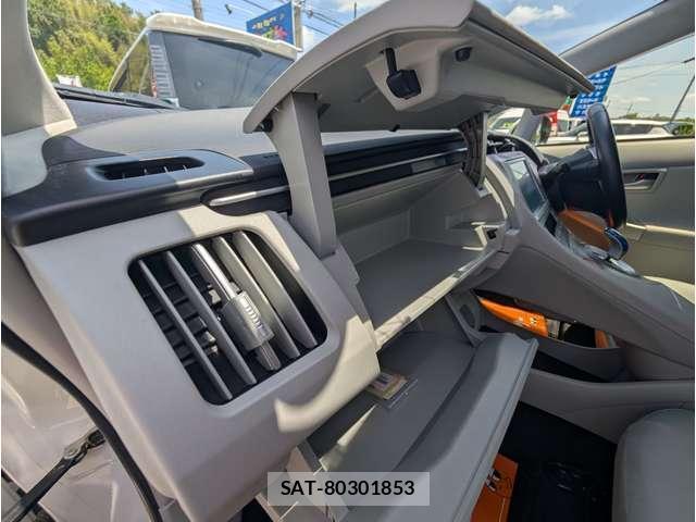 Toyota PRIUS 2012-07 8330334-6
