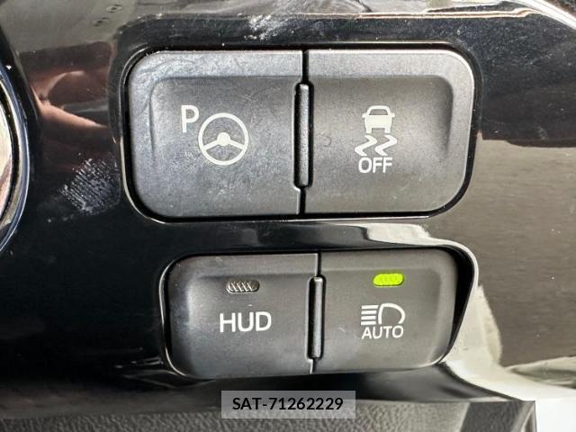 Toyota PRIUS 2017-05 8330398-13