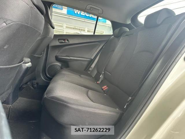 Toyota PRIUS 2017-05 8330398-5