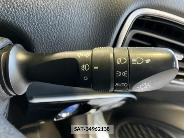 Toyota PRIUS 2018-02 8330401-15