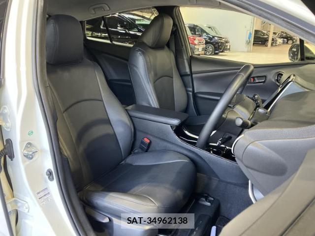 Toyota PRIUS 2018-02 8330401-3