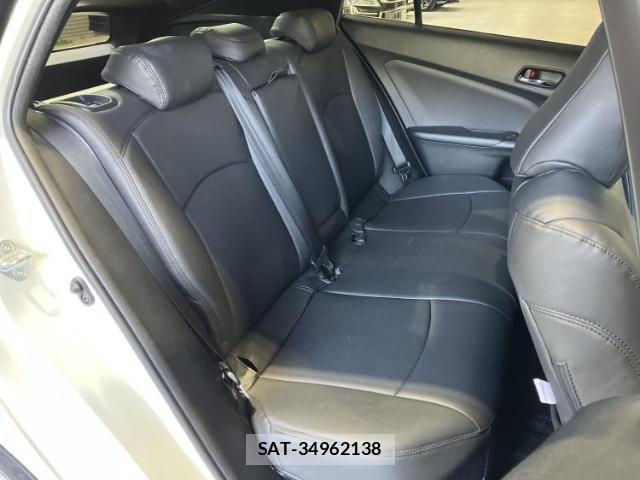 Toyota PRIUS 2018-02 8330401-4