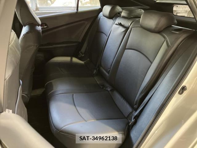 Toyota PRIUS 2018-02 8330401-6
