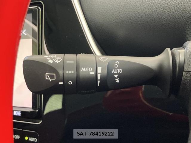 Toyota PRIUS 2020-10 8330433-16