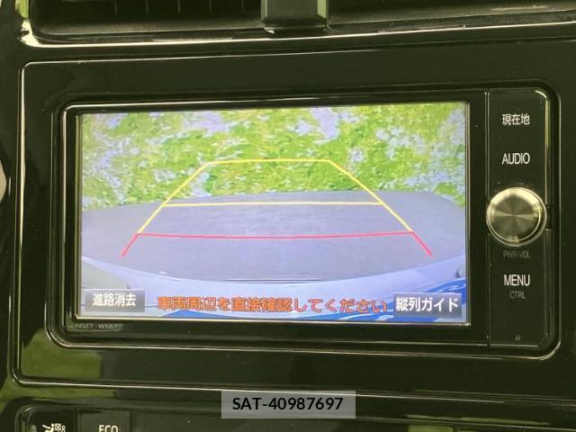 Toyota PRIUS 2018-05 8330452-13