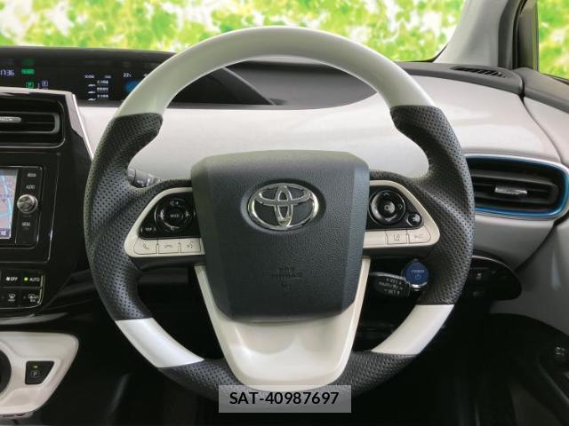 Toyota PRIUS 2018-05 8330452-15