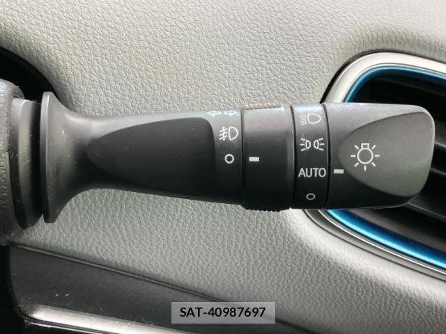 Toyota PRIUS 2018-05 8330452-17