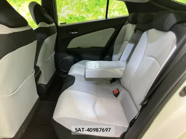 Toyota PRIUS 2018-05 8330452-7