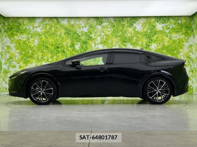 Toyota PRIUS 2023-10 8330457-1