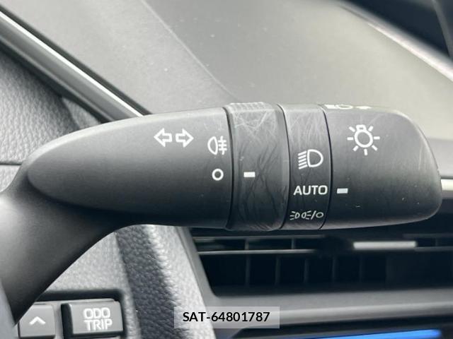 Toyota PRIUS 2023-10 8330457-15