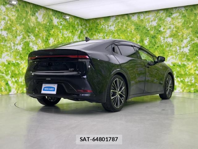 Toyota PRIUS 2023-10 8330457-2