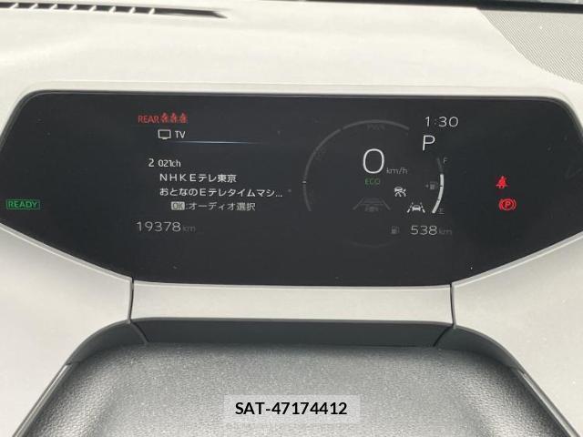 Toyota PRIUS 2023-11 8330485-13
