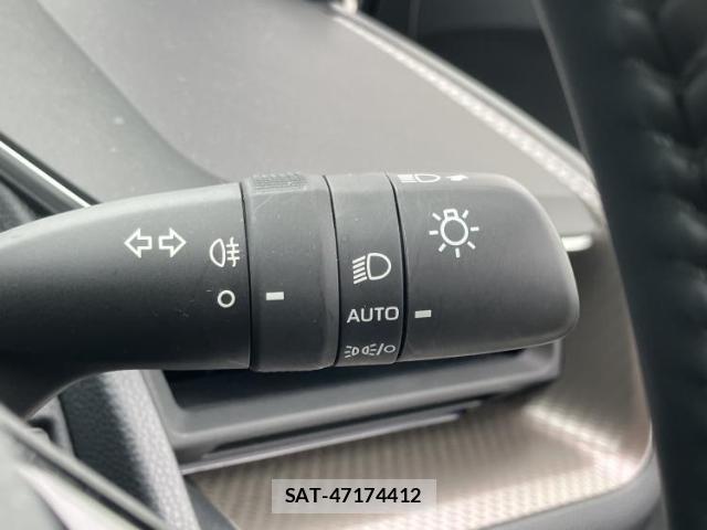 Toyota PRIUS 2023-11 8330485-15