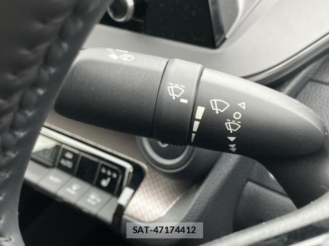 Toyota PRIUS 2023-11 8330485-16