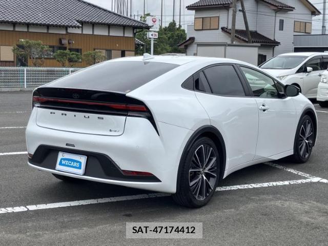 Toyota PRIUS 2023-11 8330485-2