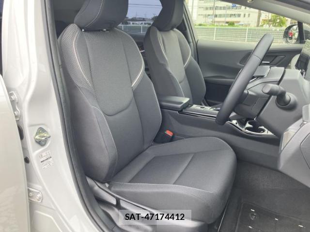 Toyota PRIUS 2023-11 8330485-3