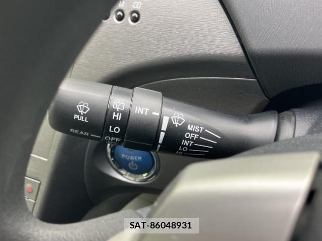 Toyota PRIUS 2014-05 8330546-16
