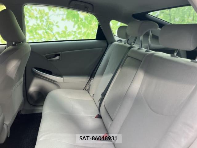 Toyota PRIUS 2014-05 8330546-6