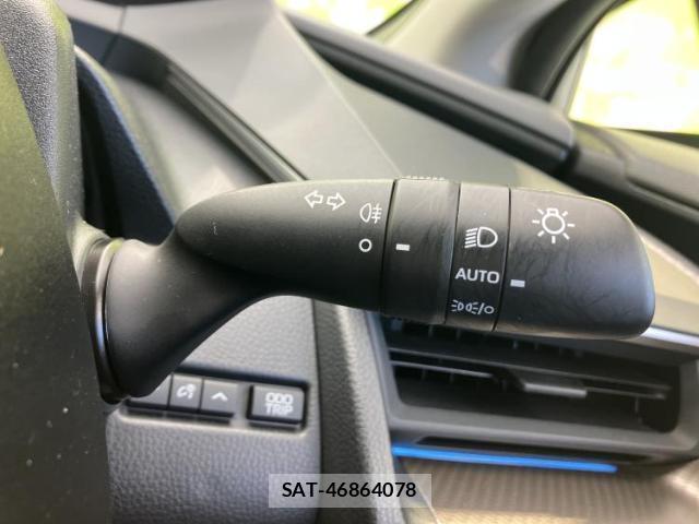 Toyota PRIUS 2024-04 8330559-12
