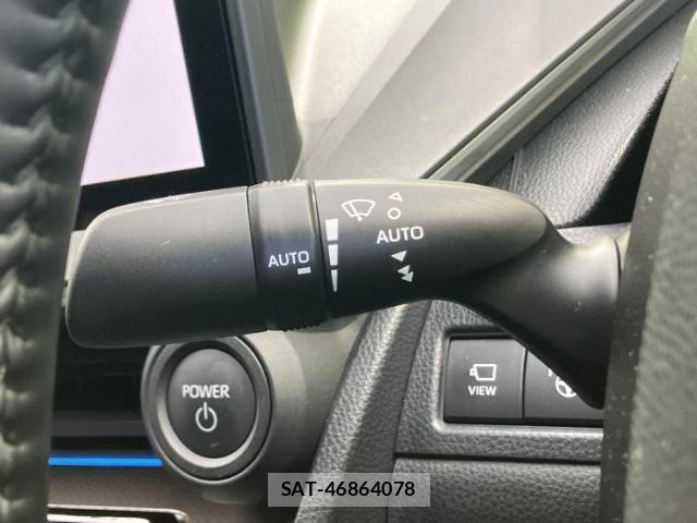 Toyota PRIUS 2024-04 8330559-13