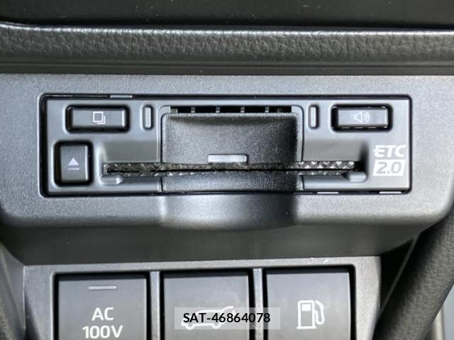 Toyota PRIUS 2024-04 8330559-15