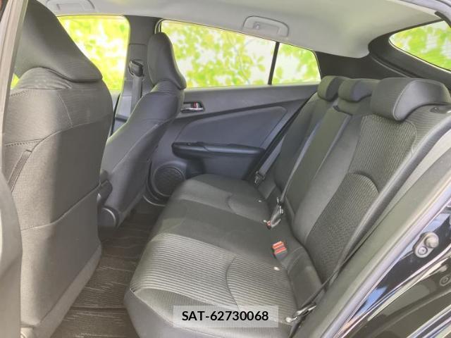Toyota PRIUS 2016-04 8330670-6