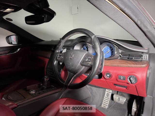 Maserati QUATTROPORTE 2017-12 8328946-3