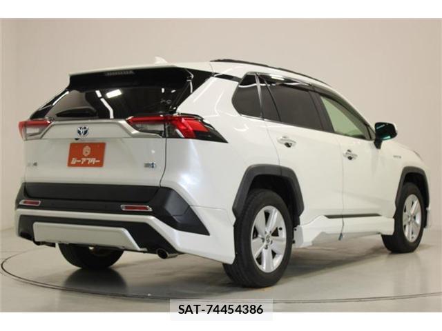 Toyota RAV4 2019-05 8327939-11