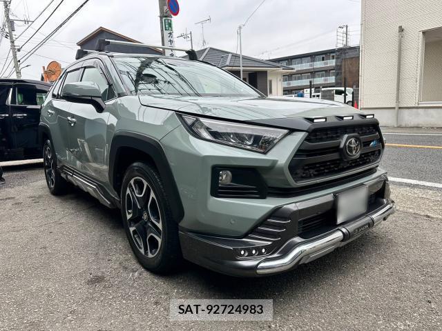 Toyota RAV4 2019-10 8328772-1