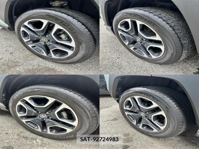 Toyota RAV4 2019-10 8328772-4
