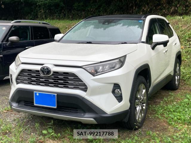 Toyota RAV4 2019-04 8328898-1