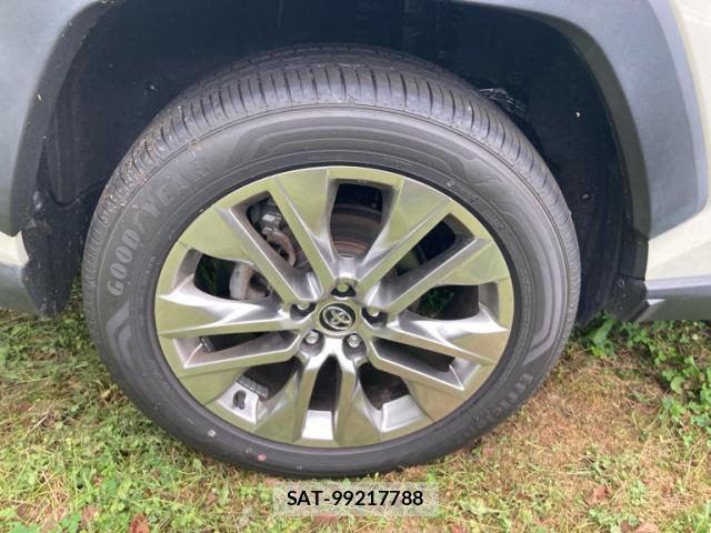 Toyota RAV4 2019-04 8328898-12