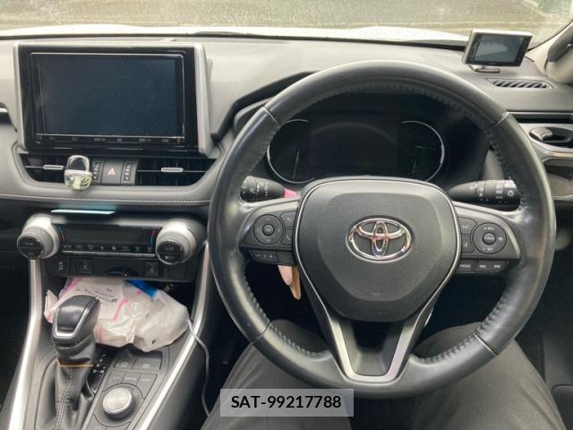 Toyota RAV4 2019-04 8328898-17