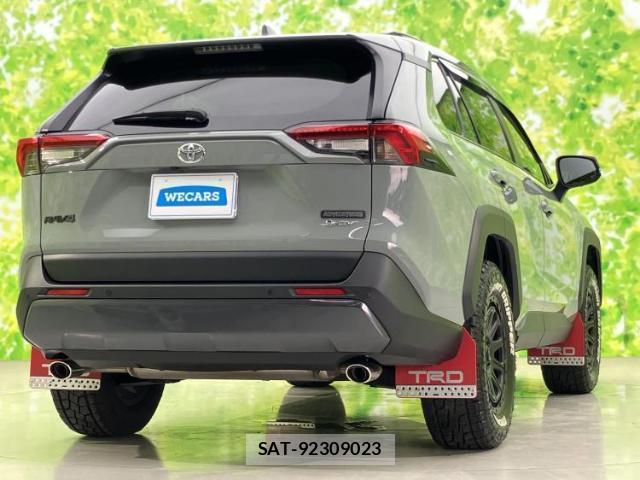 Toyota RAV4 2025-07 8329649-2