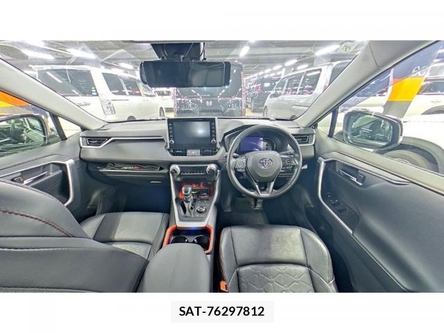 Toyota RAV4 2021-07 8330108-5