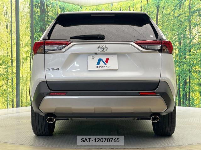Toyota RAV4 2022-12 8330182-14