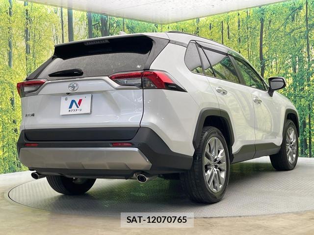 Toyota RAV4 2022-12 8330182-16