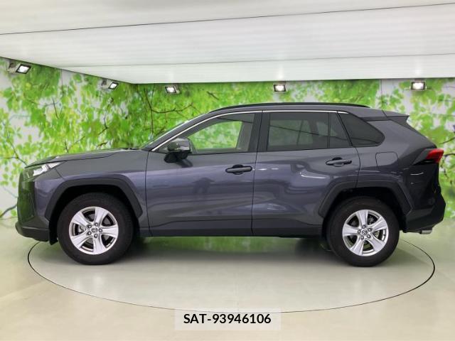 Toyota RAV4 2020-08 8330455-1