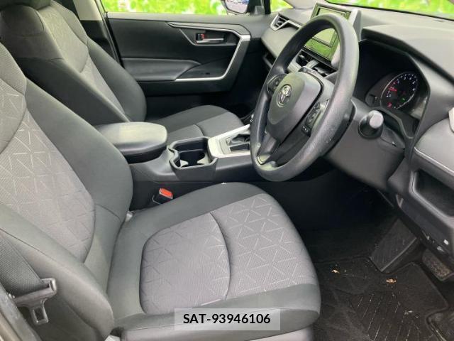 Toyota RAV4 2020-08 8330455-4