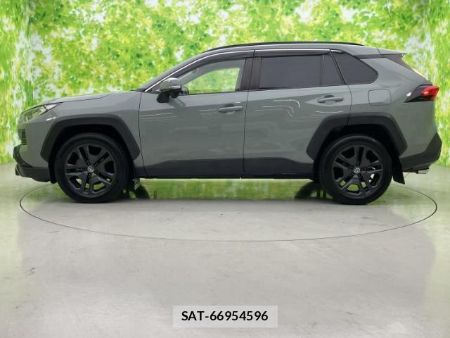 Toyota RAV4 2022-06 8330626-1