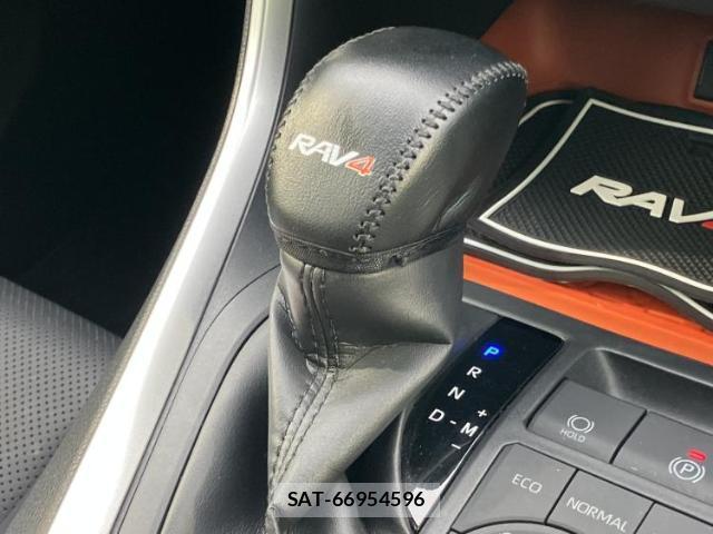 Toyota RAV4 2022-06 8330626-16
