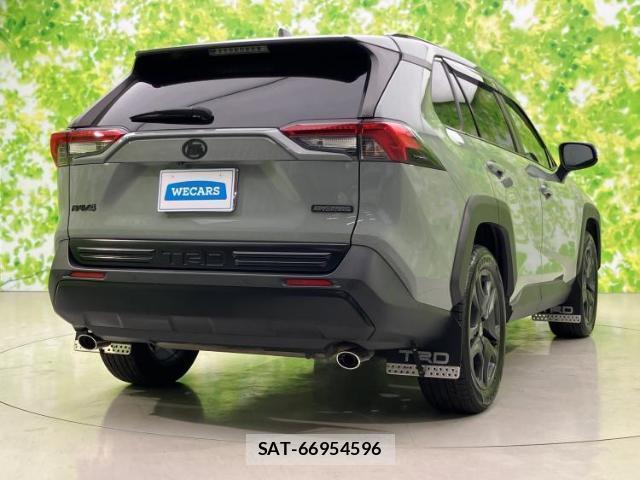 Toyota RAV4 2022-06 8330626-2
