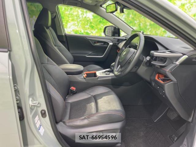 Toyota RAV4 2022-06 8330626-3