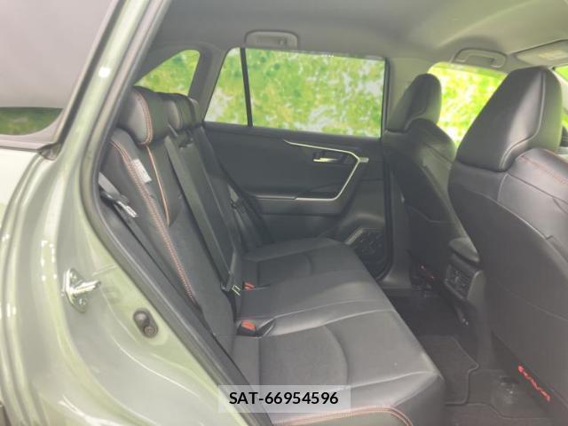 Toyota RAV4 2022-06 8330626-4