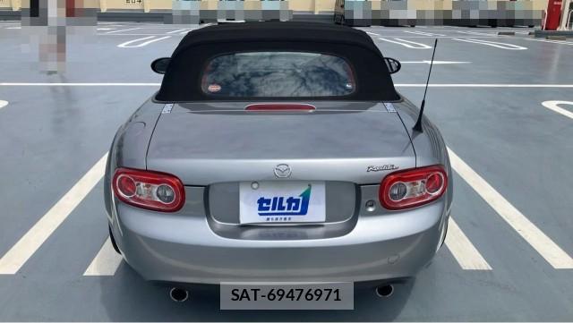 Mazda ROADSTER 2014-01 8329276-1