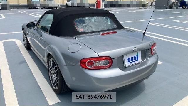 Mazda ROADSTER 2014-01 8329276-12