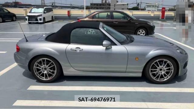 Mazda ROADSTER 2014-01 8329276-3