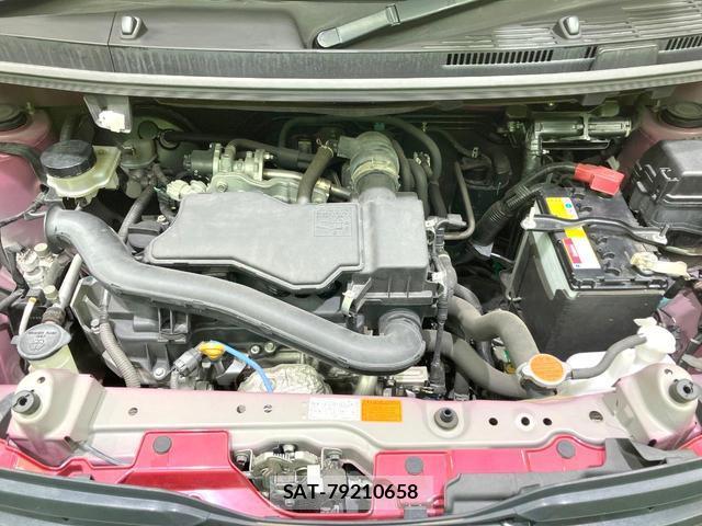 Toyota ROOMY 2018-05 8328102-17